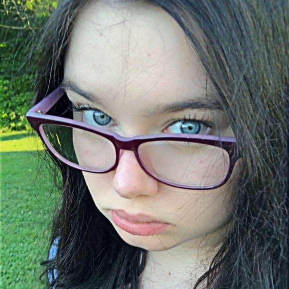 Meet your Posher, Emma - Picture 1 of 1